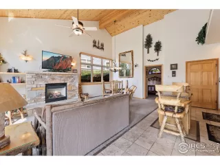 Photo #5: 951566 Listing