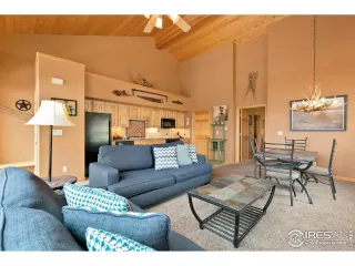 Photo #5: 951568 Listing