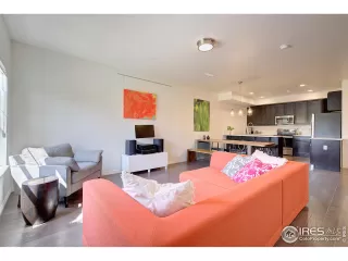 Photo #4: 951589 Listing