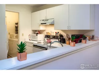 Photo #6: 951606 Listing