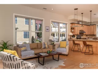 Photo #3: 951638 Listing