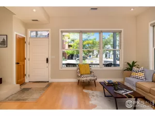 Photo #5: 951638 Listing