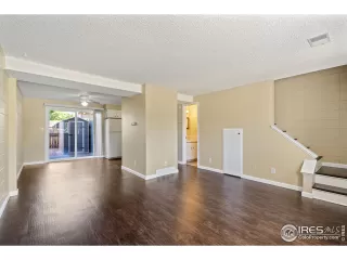 Photo #4: 951806 Listing