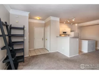 Photo #6: 951812 Listing