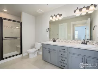 Photo #2: 951814 Listing