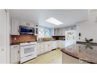 Photo #3: 951947 Listing