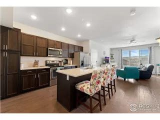 Photo #1: 951973 Listing