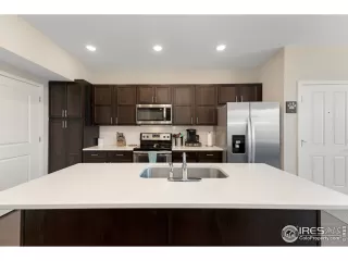 Photo #4: 951973 Listing