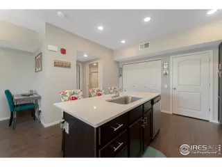 Photo #5: 951973 Listing