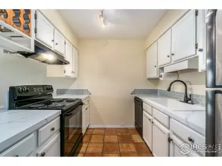 Photo #5: 952003 Listing