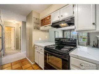 Photo #6: 952003 Listing