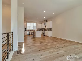 Photo #5: 952114 Listing 