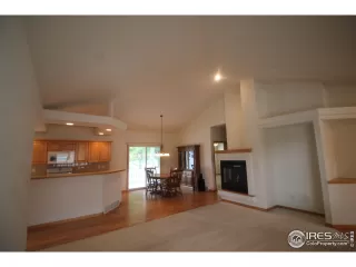 Photo #5: 952209 Listing 