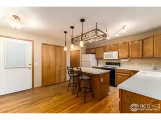 Photo #4: 952350 Listing