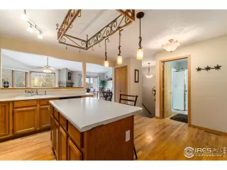 Photo #5: 952350 Listing