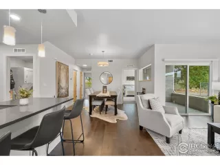 Photo #1: 952400 Listing