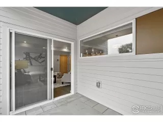 Photo #3: 952400 Listing