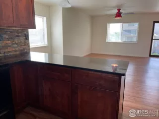 Photo #4: 952447 Listing