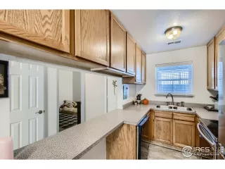 Photo #5: 952543 Listing