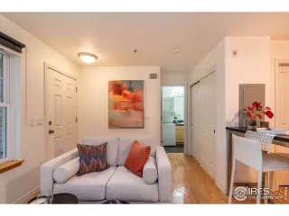 Photo #3: 952669 Listing