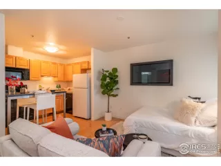 Photo #4: 952669 Listing