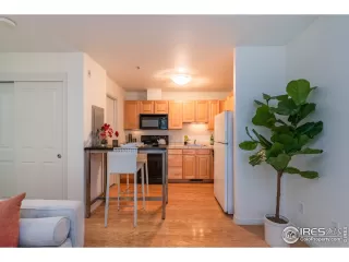 Photo #5: 952669 Listing