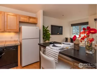 Photo #6: 952669 Listing