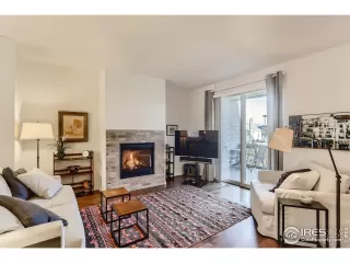 Photo #5: 952711 Listing