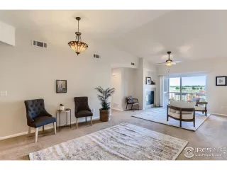 Photo #5: 952856 Listing