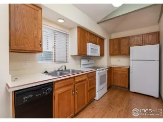 Photo #5: 952940 Listing