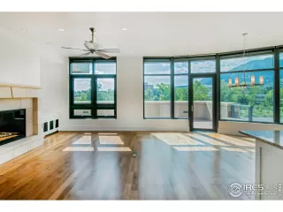 Photo #6: 952974 Listing