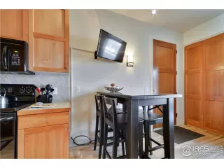 Photo #4: 952990 Listing