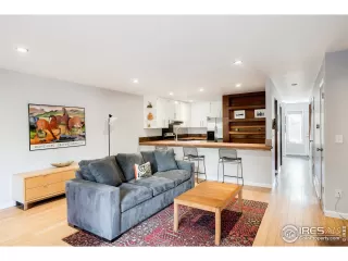 Photo #6: 953230 Listing