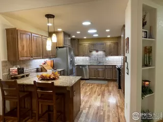 Photo #3: 953400 Listing