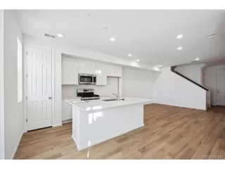 Photo #5: 9534815 Listing