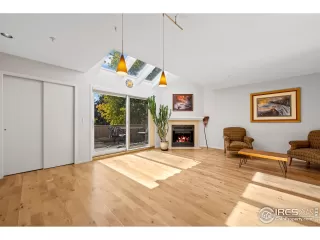 Photo #5: 953502 Listing