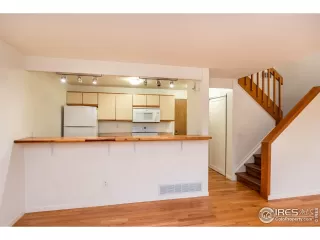 Photo #5: 953716 Listing 