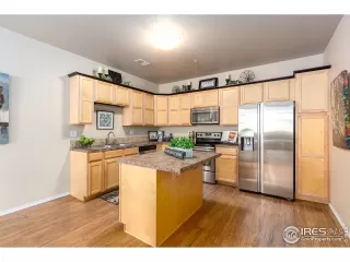 Photo #5: 953796 Listing