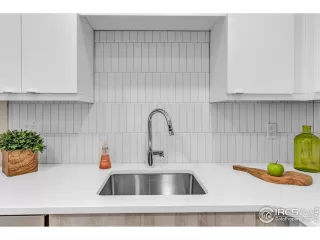 Photo #5: 953831 Listing