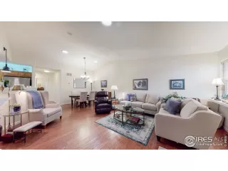 Photo #6: 953920 Listing