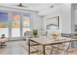 Photo #4: 953974 Listing