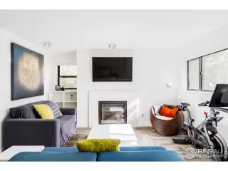 Photo #4: 954000 Listing 