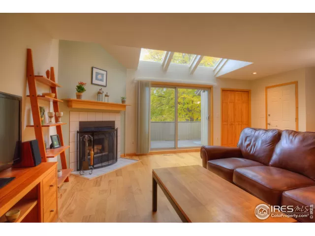 MLS: 954027 Condo For Sale