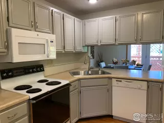 Photo #4: 954104 Listing