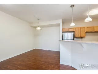 Photo #5: 954108 Listing