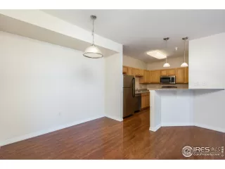 Photo #6: 954108 Listing