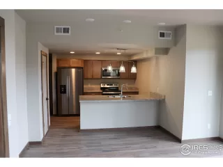 Photo #6: 954117 Listing