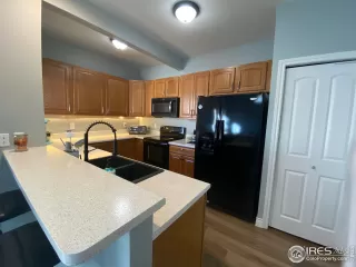 Photo #6: 954267 Listing