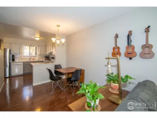 Photo #5: 954400 Listing