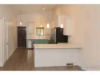 Photo #5: 954725 Listing